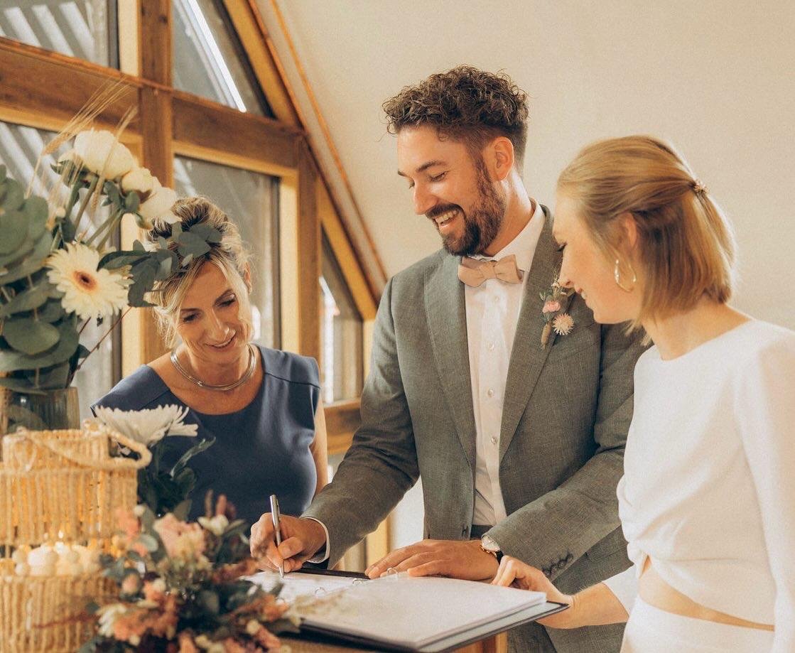 Kathleen Brantin bei einer Zeremonie